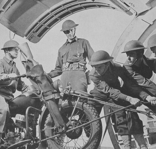 Harley-Davidson WLA en desembarco