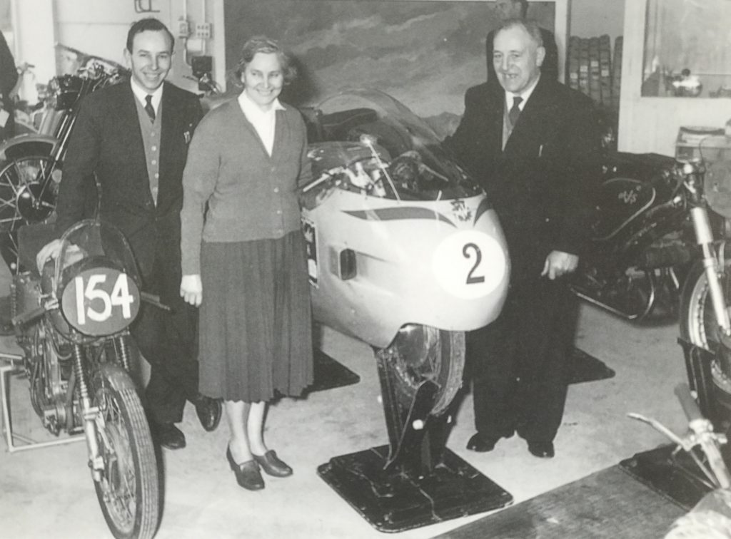 John Surtees | Campeón de MotoGP y Formula 1