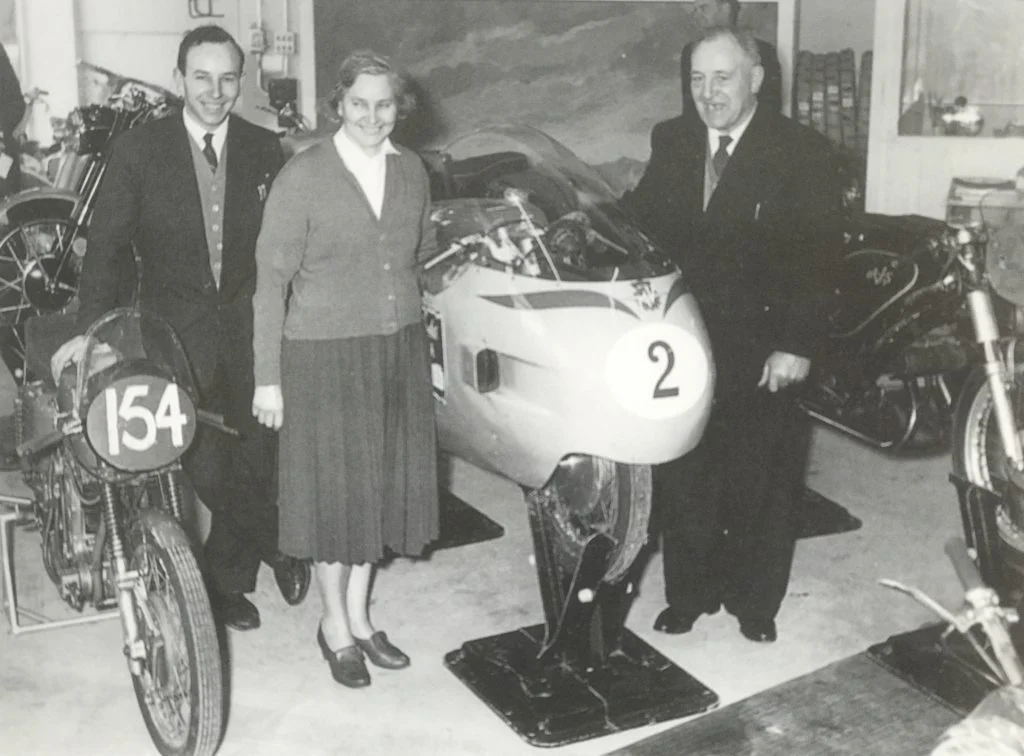 John Surtees | Campeón de MotoGP y Formula 1