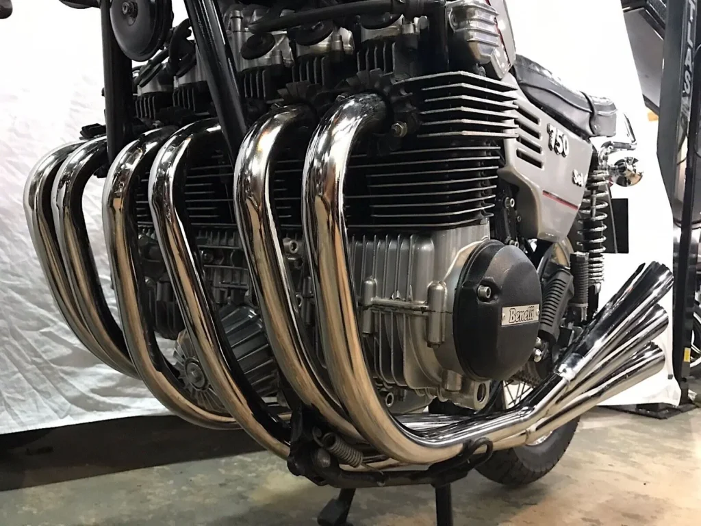 Moto de Seis Cilindros - Benelli Sei - Moto Euforia