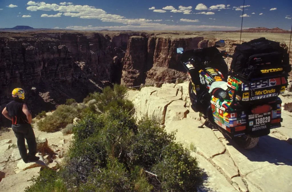 En el Gran Cañon - Emilio Scotto - Moto Euforia